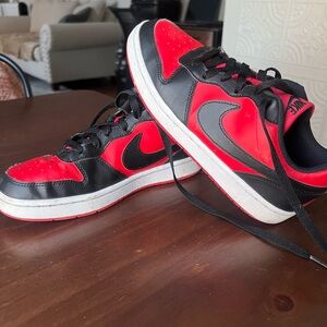 Nike youth Black and Red Sneakers